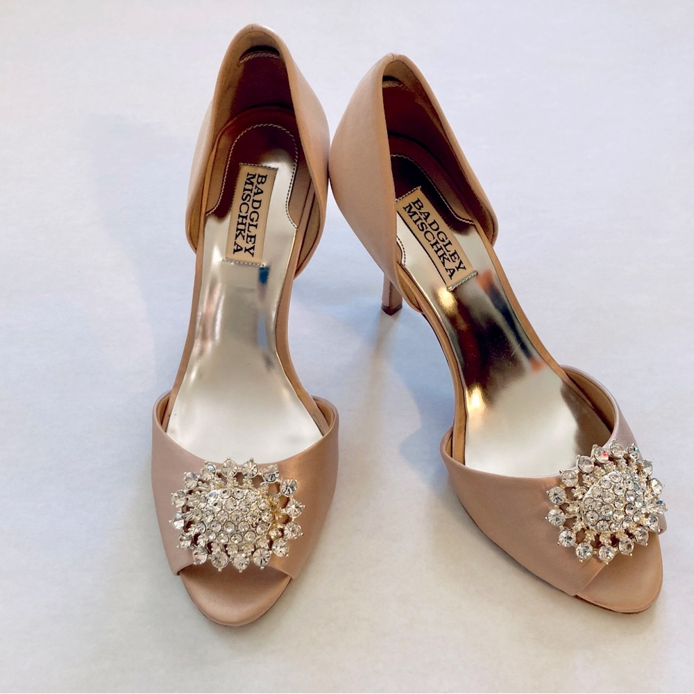 Badgley Mischka Lacie Blush Satin D'Orsay Kitten Heel Jeweled Pump Size 8 M